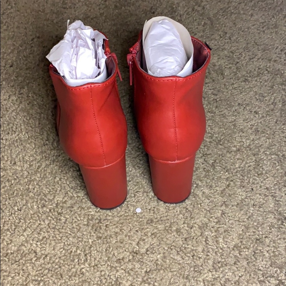 Shoes - Picture 3 of 4